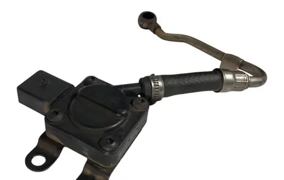 BMW 1 E81 E87 Exhaust gas pressure sensor 7808013
