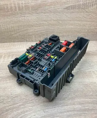 BMW X1 E84 Fuse module 9119446 10688710