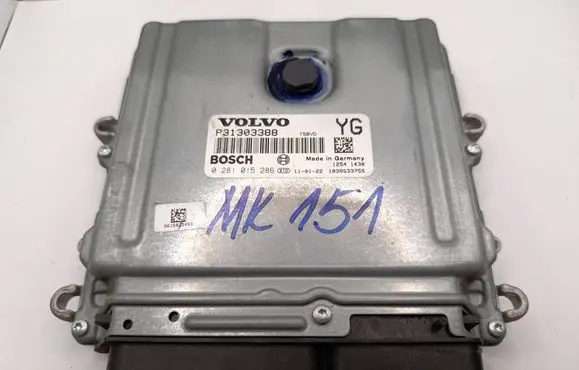 Volvo V60 Engine control unit/module P31303388 0281015286 1039S33755