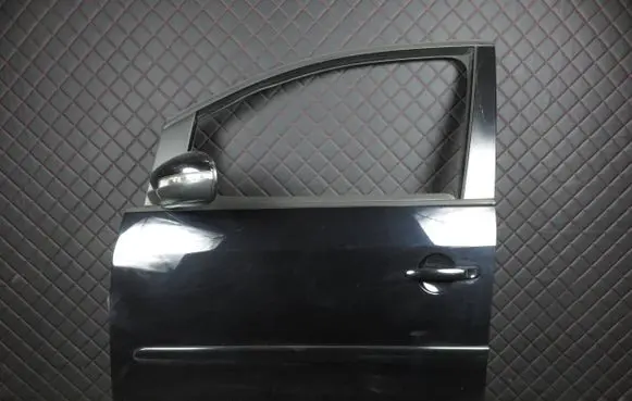 Volkswagen Touran II Front door 