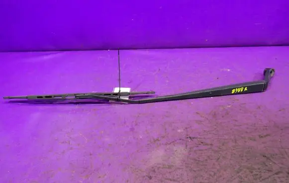 Toyota Avensis Verso Front wiper blade arm 6598