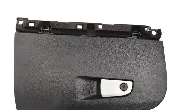 Alfa Romeo Giulia Glove box 
