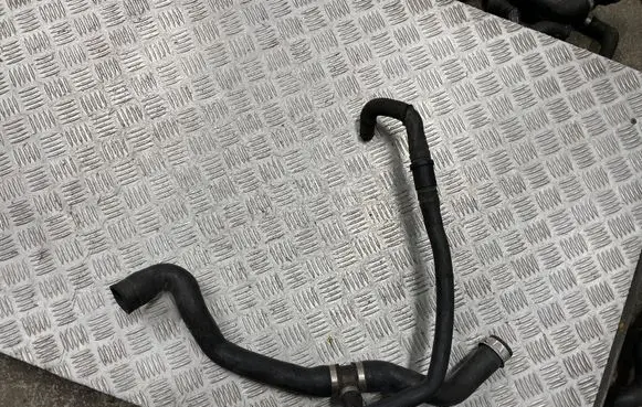 Mercedes-Benz R W251 Engine coolant pipe/hose