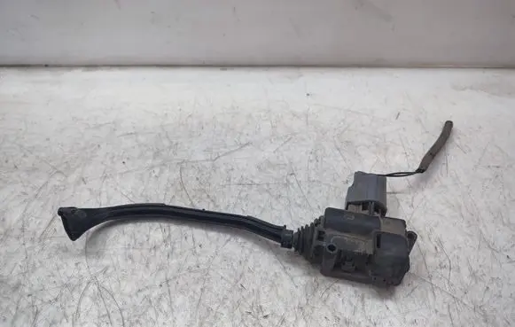 Fuel tank cap lock