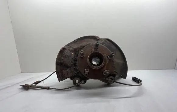 Toyota Prius (XW30) Front wheel hub