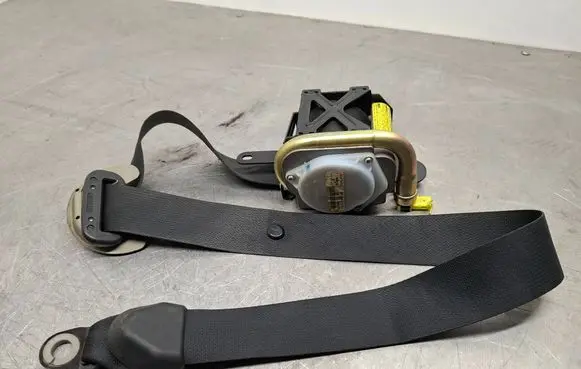Toyota Avensis T250 Front seatbelt 7322005050 TEAF2EF050P