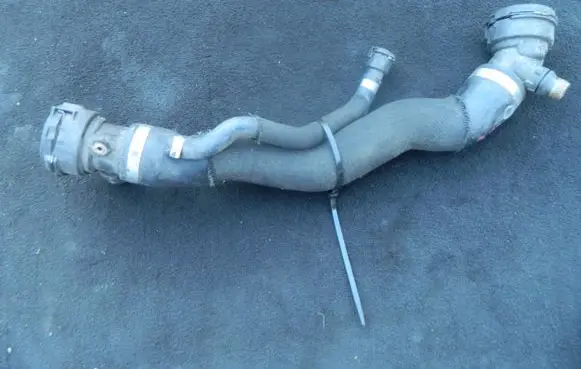 BMW 5 F10 F11 Engine coolant pipe/hose 8511753