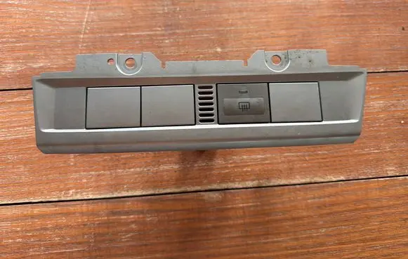 Ford Focus Windscreen/window heater switch 4M5113D734BC