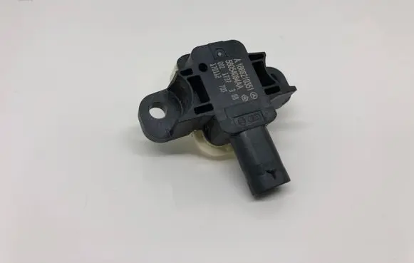 Mercedes-Benz GL X166 Airbag deployment crash/impact sensor A1668210351