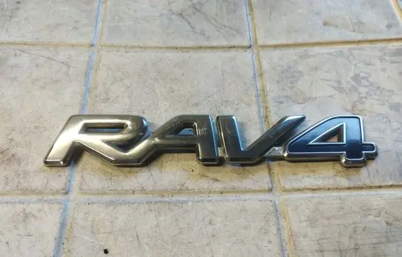Toyota RAV 4 (XA20) Manufacturers badge/model letters 