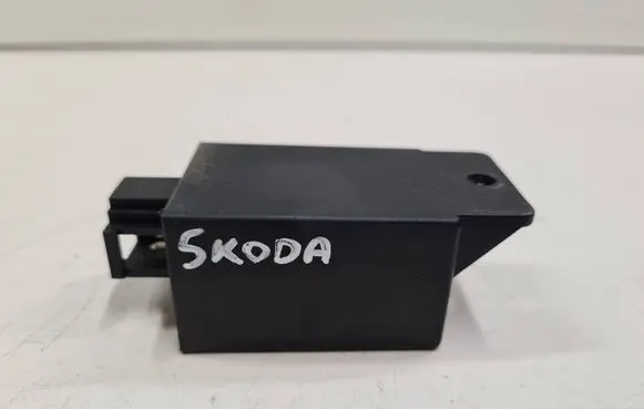Skoda Fabia Mk2 (5J) Other relay 5J0959631A HW002