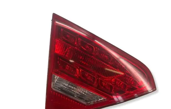 Audi A5 8T 8F Tailgate rear/tail lights 8T0945093A AU484 51610