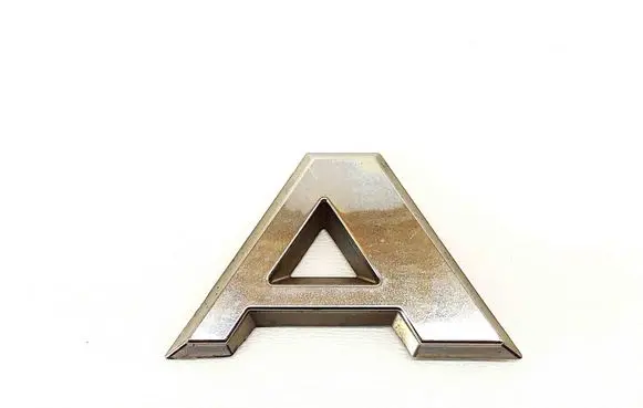 Opel Vivaro Manufacturers badge/model letters 