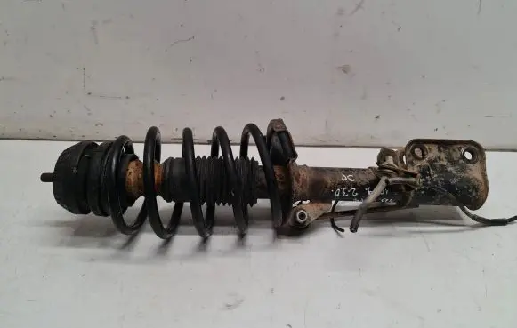 Mercedes-Benz Vito Viano W638 Front shock absorber with coil spring V4301