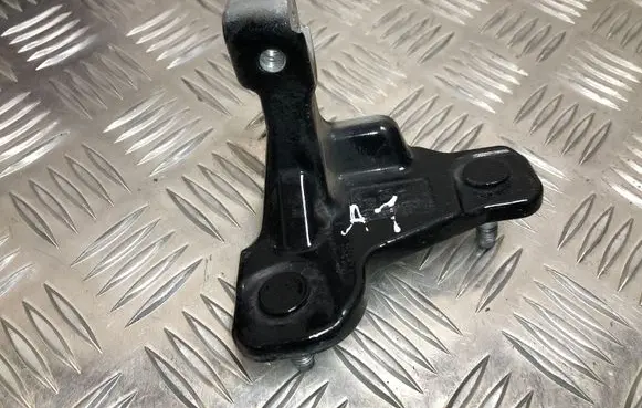 Mercedes-Benz C AMG W205 Front door lower hinge 