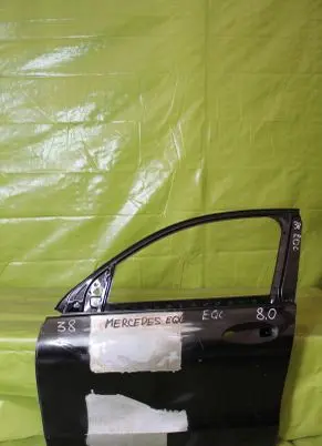 Mercedes-Benz EQC Front door 000259