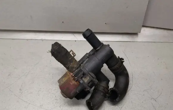 Jaguar S-Type Coolant heater control valve YW4H18K487AA