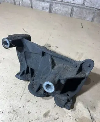 Volkswagen Transporter - Caravelle T5 Engine mounting bracket 070199343B 8Z0199373B