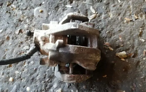 Rear brake caliper