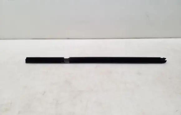 Volkswagen Tiguan Rear door card trim 5N0839479