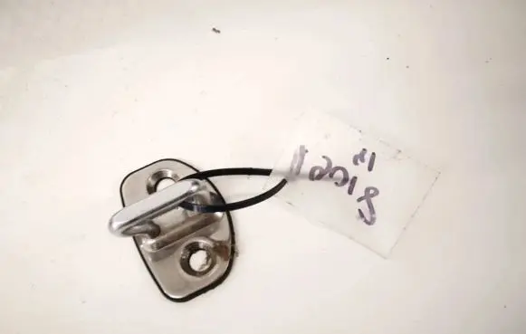 Skoda Octavia Mk2 (1Z) Rear door lock loop/hook striker 6y0837033c 1z0837033c