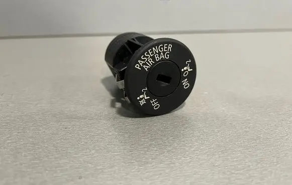 BMW 3 E92 E93 Passenger airbag on/off switch 6974643