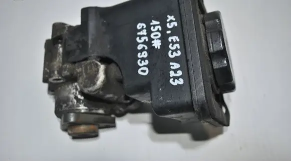 BMW X5 E53 Power steering pump 6756930