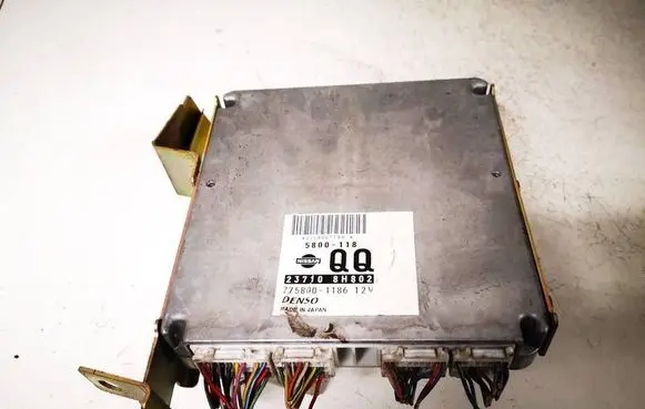 Nissan X-Trail T30 Engine control unit/module 237108h802 275800-1186