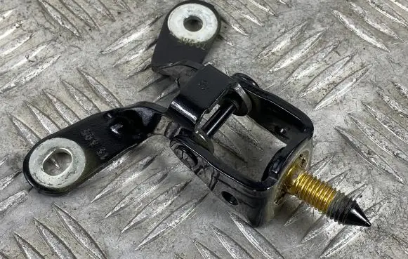 Jeep Grand Cherokee Tailgate/trunk/boot hinge