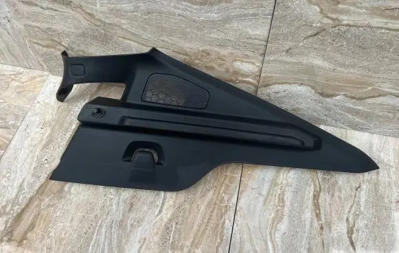 Volvo C40 Tailgate/trunk side cover trim 32353469 V040093 32132630