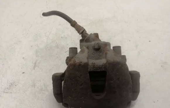 Ford C-MAX I Front brake caliper
