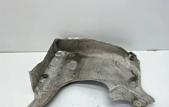 Volkswagen PASSAT B8 Heat shield in engine bay 3Q0825721