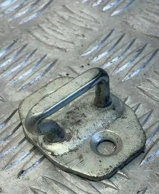 Mercedes-Benz Sprinter W901 W902 W903 W904 Front door lock loop/hook striker A9067200004