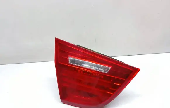 BMW 3 E90 E91 Tailgate rear/tail lights 7154155
