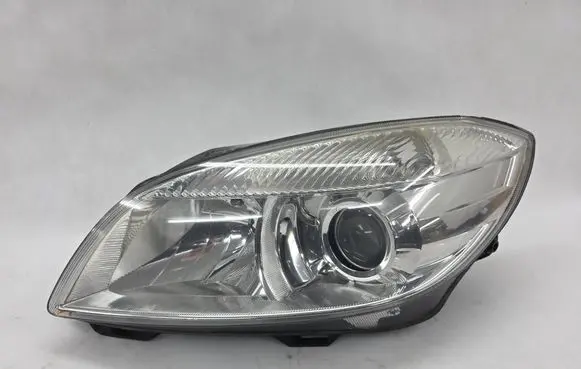 Skoda Fabia Mk2 (5J) Headlight/headlamp 