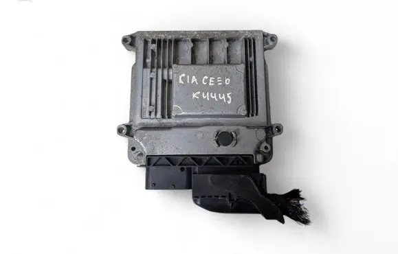 KIA Ceed Engine control unit/module ECU 0261S05832 39119-2B040