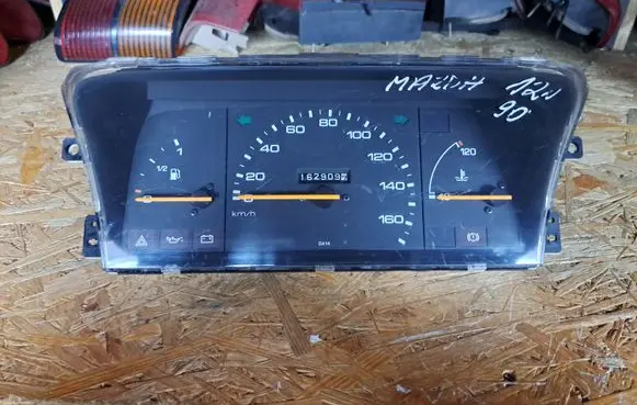 Mazda 121 Speedometer (instrument cluster) DA67A 0E25