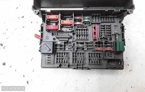 BMW 1 E82 E88 Fuse box set 911944604 9119446 17925000002