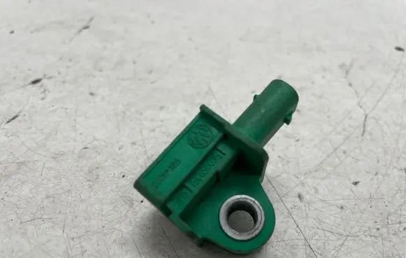 Volkswagen Golf VI Airbag deployment crash/impact sensor 5K0959351