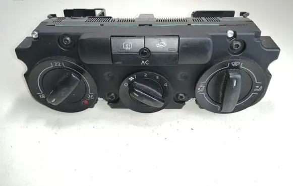 Volkswagen Tiguan Climate control unit 5M2820045A