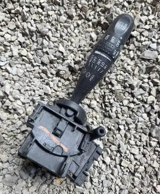 Toyota Yaris Wiper control stalk 173647