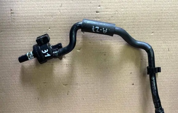 Volkswagen Arteon Vacuum valve 06H906517T
