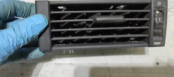 Mercedes-Benz E W124 Dashboard side air vent grill/cover trim 51451223