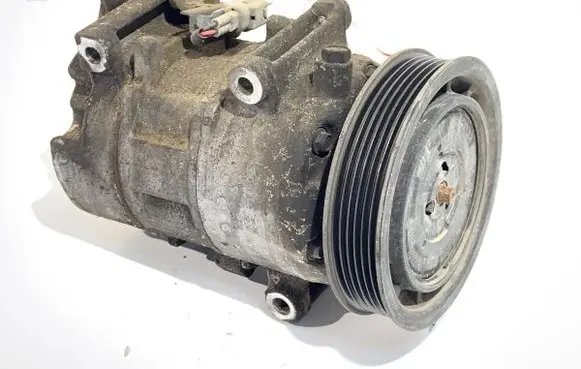 Renault Megane III Air conditioning (A/C) compressor (pump) 8200939386
