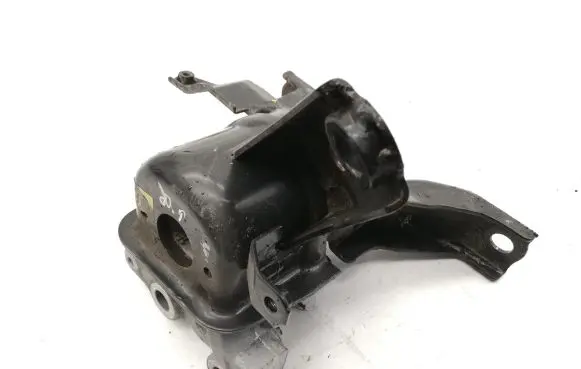 Toyota Auris 150 Engine mount bracket
