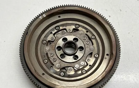 Volkswagen Transporter - Caravelle T5 Flywheel 03L105266DQ 121018043A 012295001221