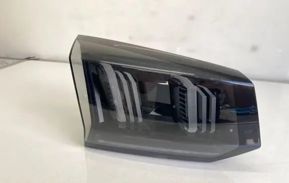 Peugeot 5008 II Tailgate rear/tail lights 9836231880