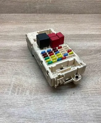 Alfa Romeo 159 Fuse module 60681000 60686059