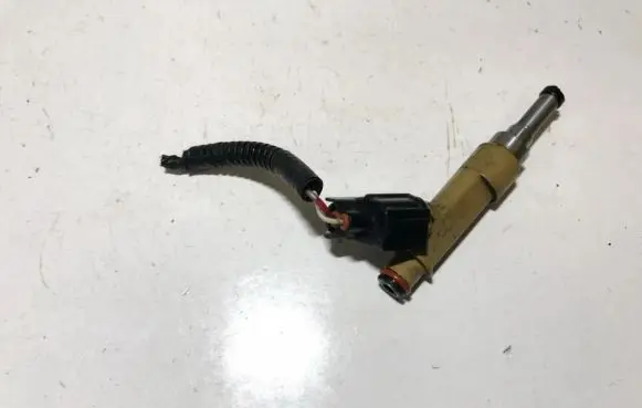 Toyota Auris 150 Fuel injector 2325037010 23250-37010