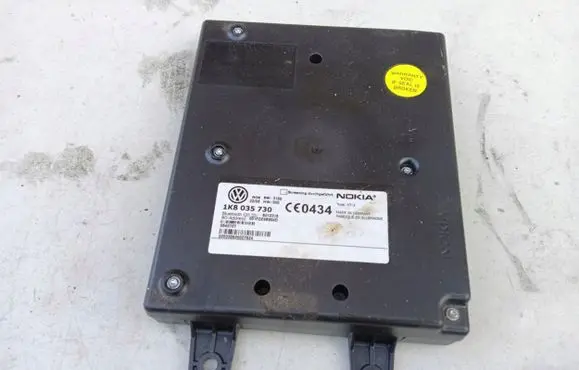 Volkswagen Golf V Sound amplifier holder/bracket 1K8035730